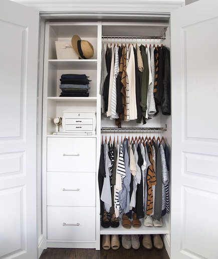 Simple Small Closet Organizer to Maximize Space
